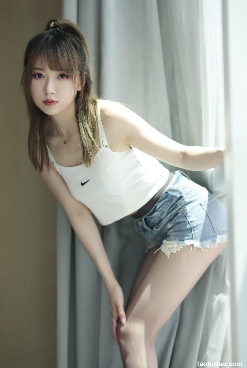 斗鱼主播小女巫露娜 - 牛仔小裤裤 [84P-537MB]