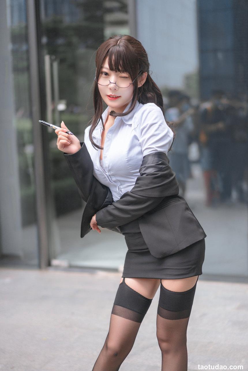 香草喵露露 - NO.30 丝袜西装诱惑 [25P-295MB]