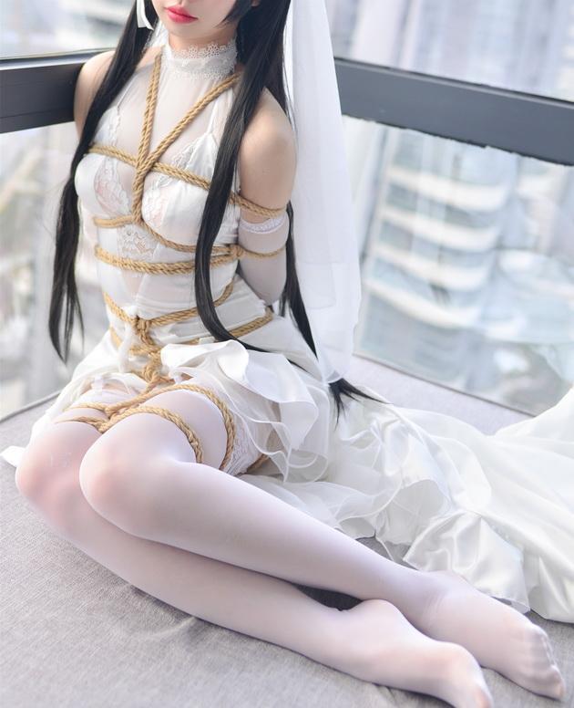 Cos小姐姐雪琪- 爱宕高跟美腿与婚纱[38P/34M]