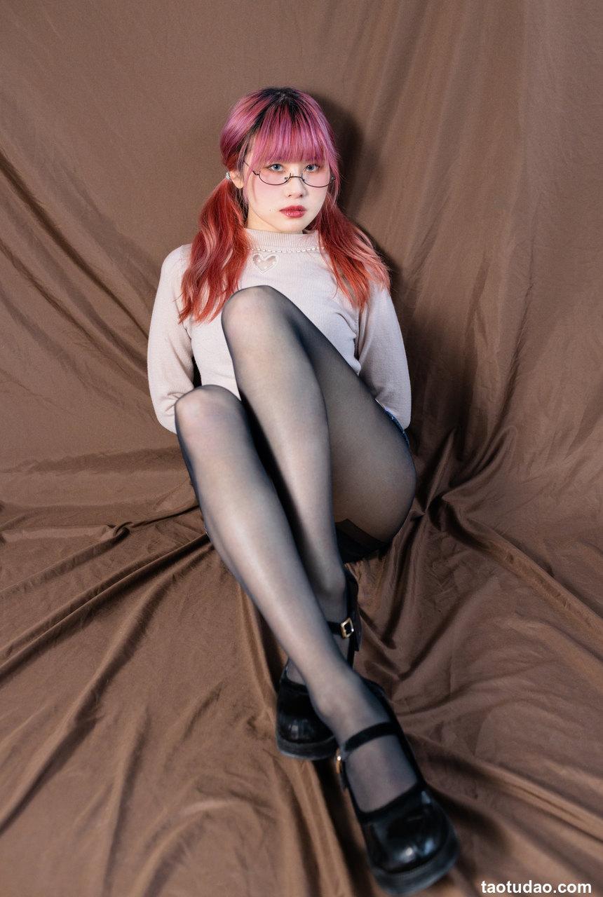 田璐璐 NO.008 — 少女秩序 黑丝[19P／190MB]