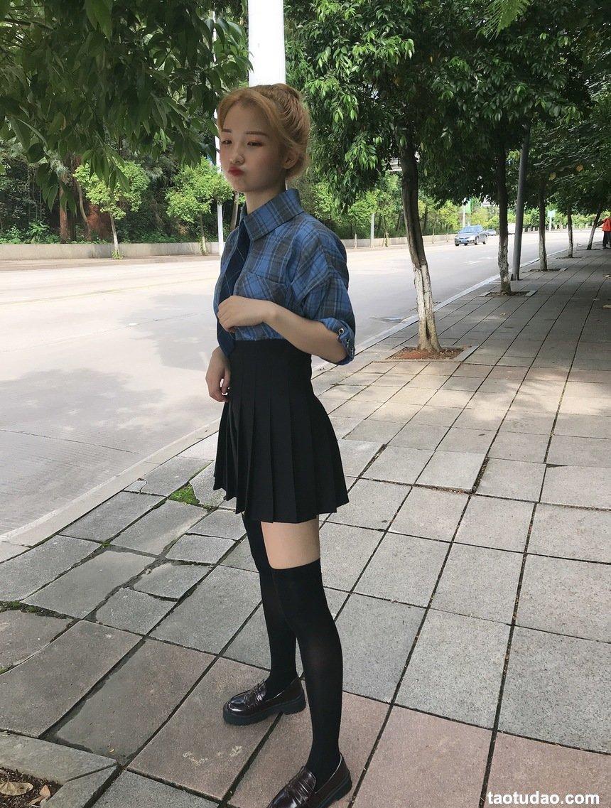 [最爱帆布鞋] 丝袜美腿写真 ON.23 图套+视频