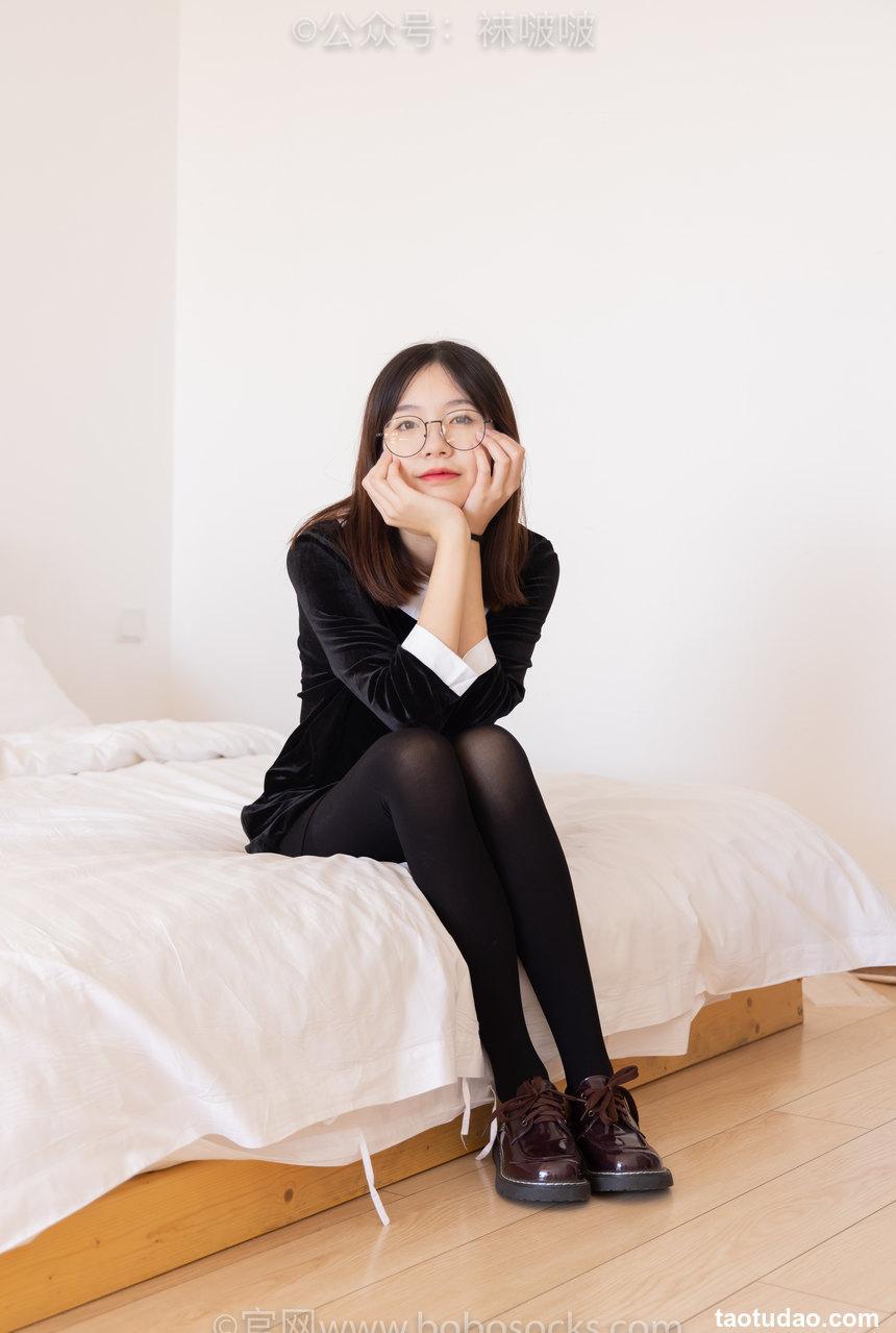 [BoBoSocks袜啵啵]NO.053 小甜豆-皮鞋、厚黑丝、黑色蕾丝船袜[143P+1V／7.91GB]