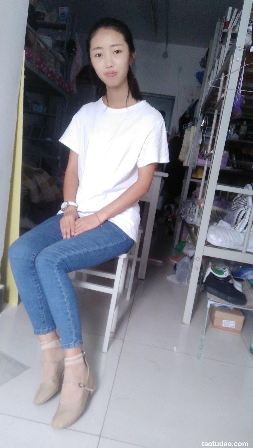 学妹校园寝室短丝系列034期 卫艺[190P／396MB]