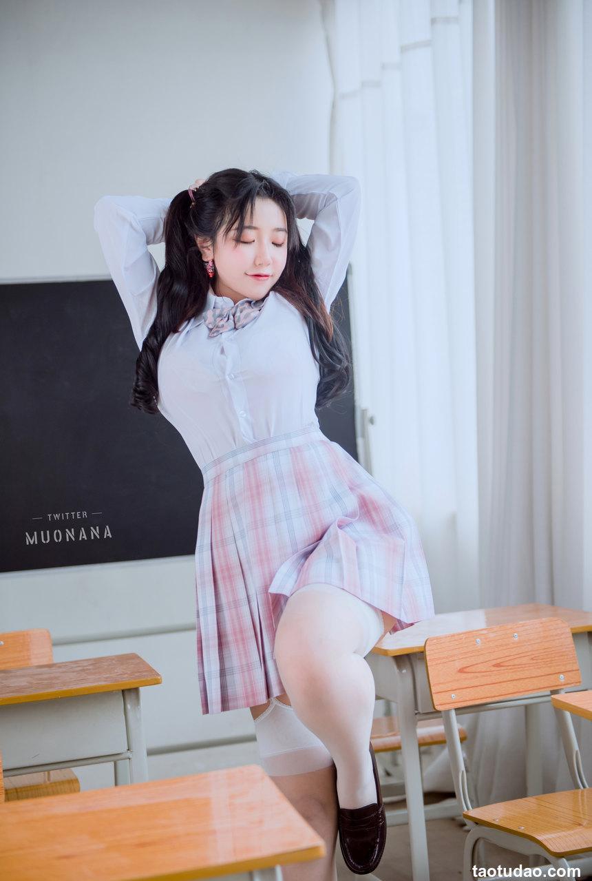 穆零Mu0 - VOL.18 老师 X生 [115P10V-1.54GB]