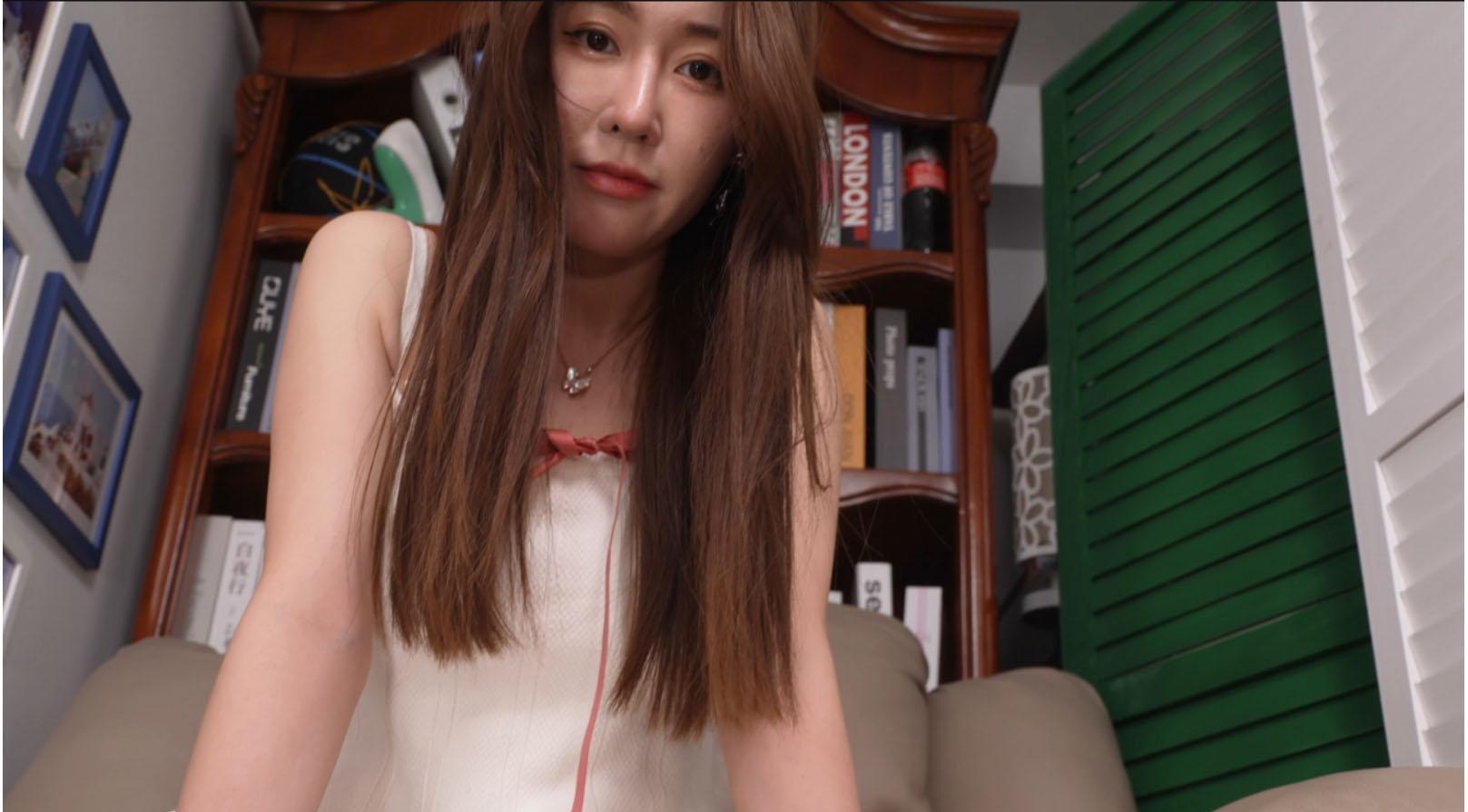 小美女芝芝展示她的性感的小脚丫 第三部 [1V-3.2G]