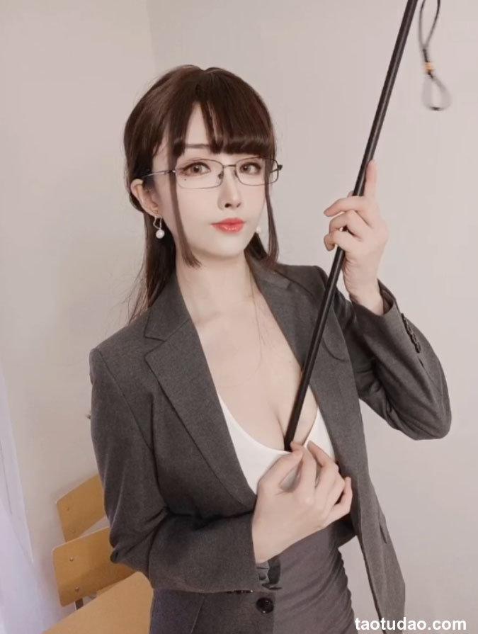 rioko凉凉子 - NO.91《年上の韵》奇怪的老师 视频 [3V-93MB]