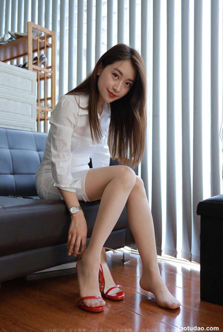 [IESS异思趣向] 2022.06.26 丝享家1129：小婕《白色包臀裙》[93P／138MB]