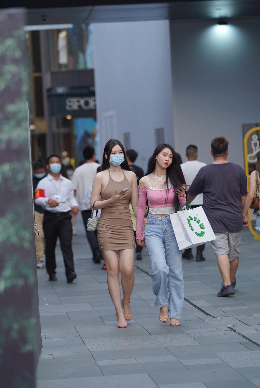 都市丽人白皙短裙美眉 【49P-633MB】