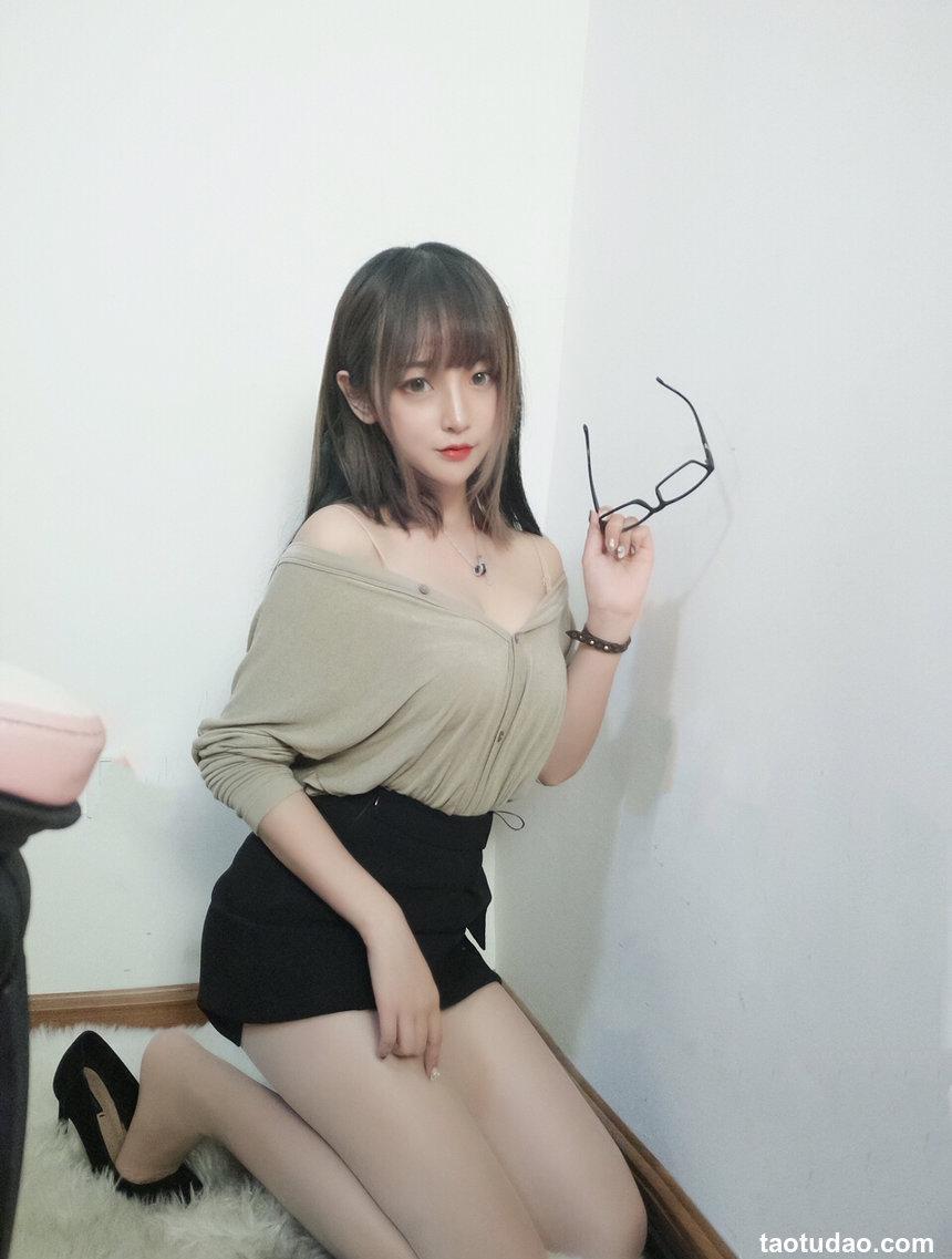 过期米线线喵 丝袜 肉色 [7P 21M]