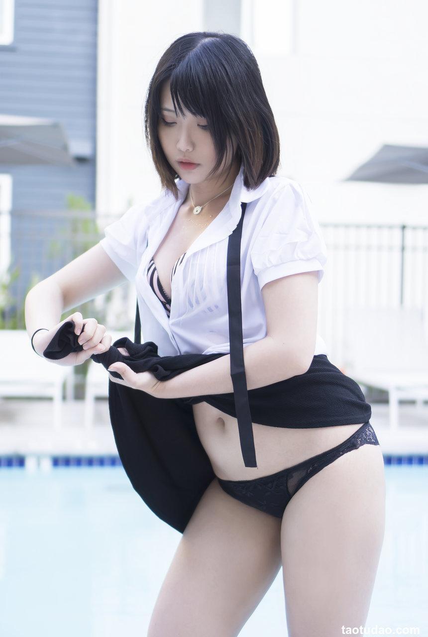 Coser Hana Bunny - Wet Shirt Casual [9P/90MB]
