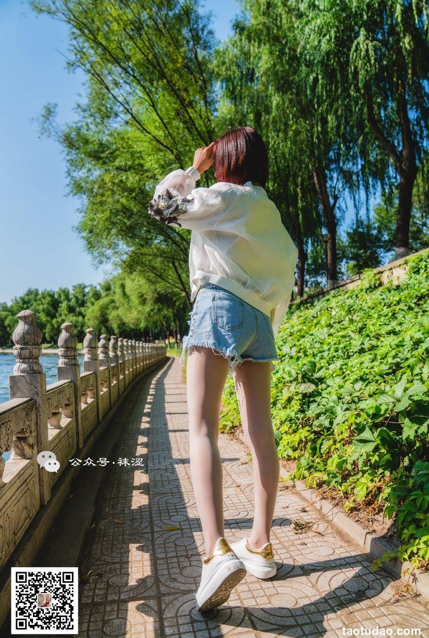 袜涩写真 VOL.060 当穿白丝的妹子遇到大叔 [71P／384MB]