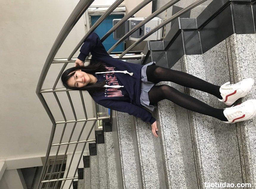 [最爱帆布鞋] 丝袜美腿写真 ON.17 图套+视频