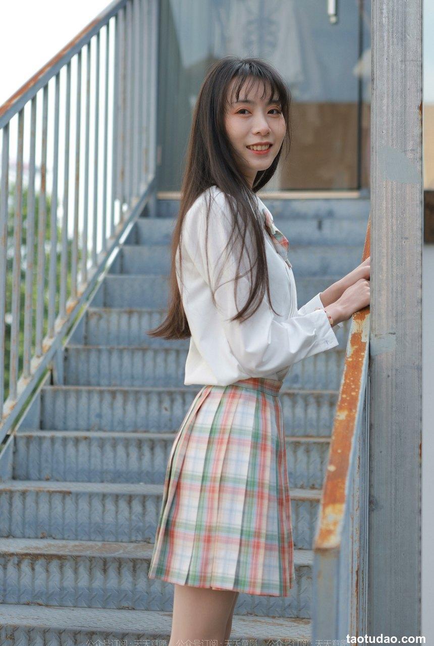 [IESS异思趣向] 2022.04.24 丝享家1069：团团《jk妹妹》[84P／128MB]