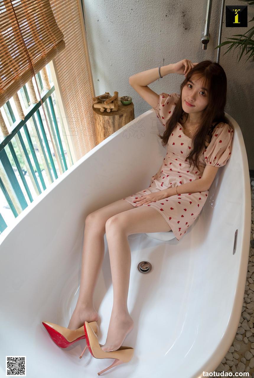 [IESS异思趣向] 2019.08.29 丝享家 561：婉萍与小黄鸭 [94P]