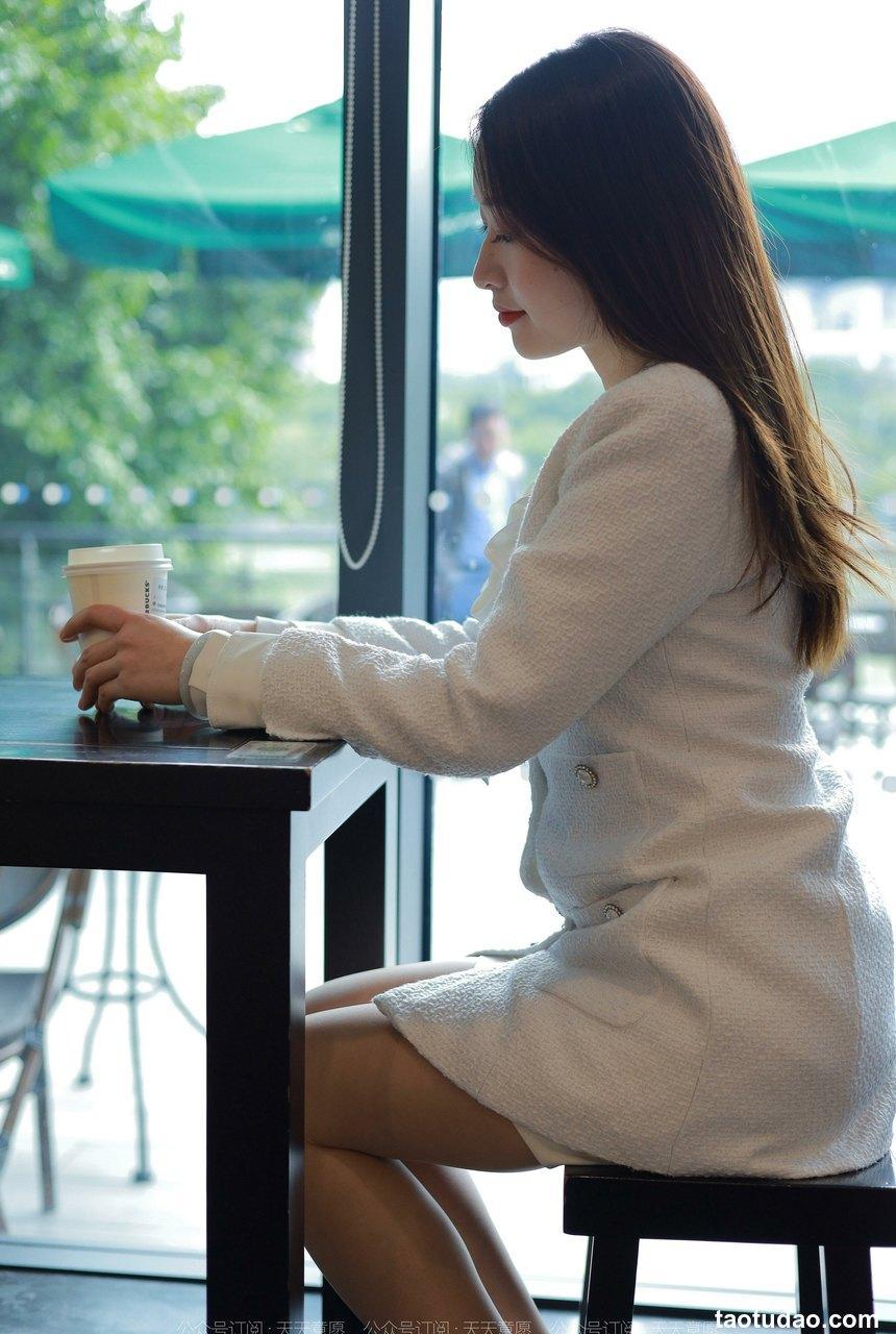 [IESS异思趣向] 2022.04.18 丝享家1063：小婕《纯白OL套装》[85P／132MB]