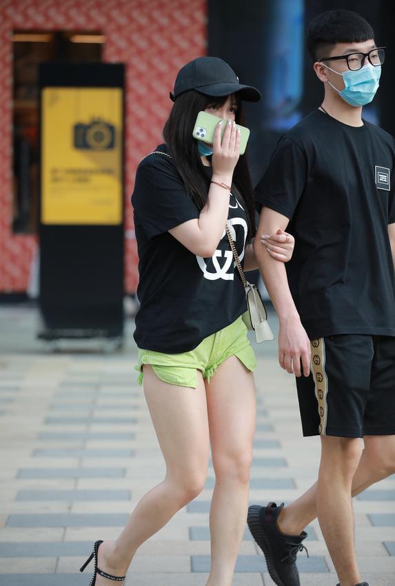 都市丽人绿色热裤妹子【72P-746MB】