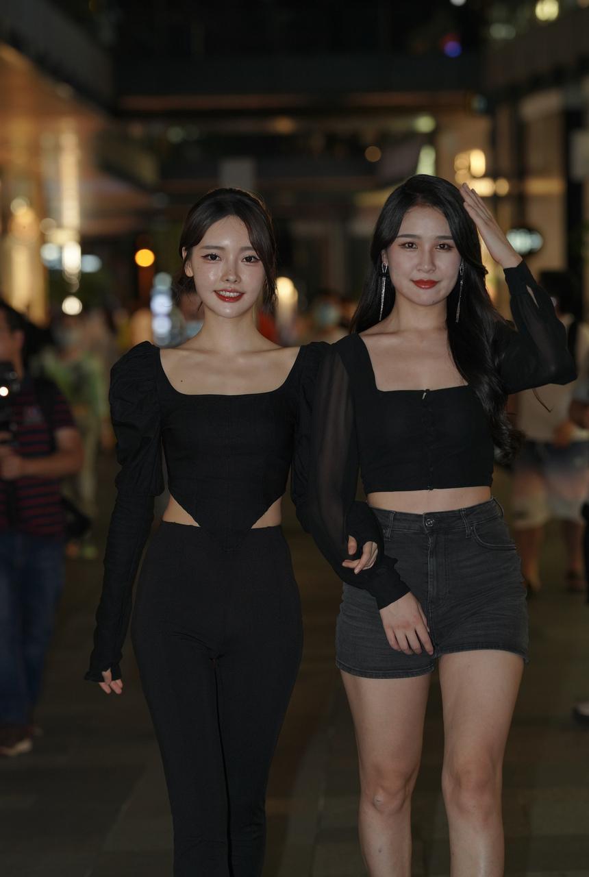 都市丽人黑色紧身长裤小姐姐【151P-2.39G】