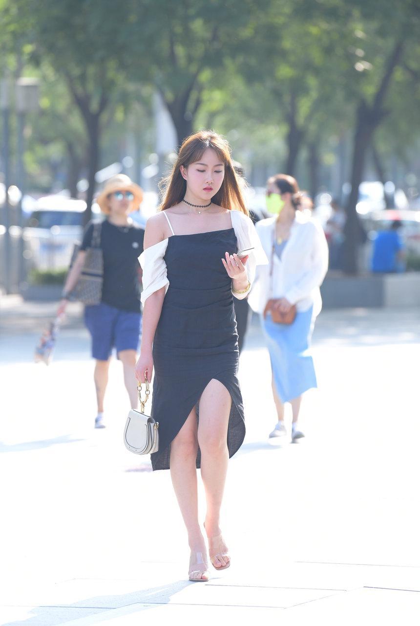 都市丽人漂亮的黑色长裙美女【26P-562MB】