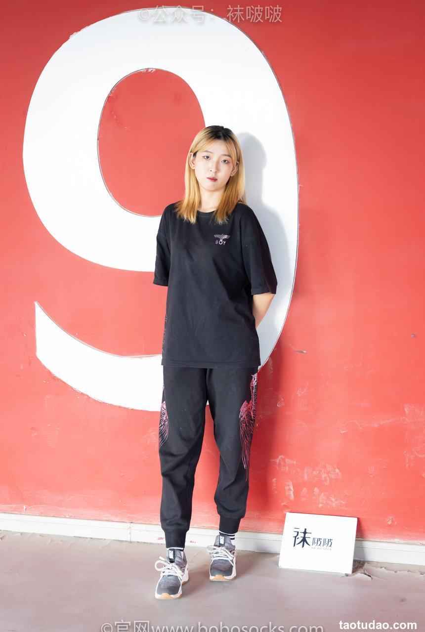 [BoBoSocks袜啵啵]NO.018 木木-运动鞋、白棉袜、裸足[136P+1V／3.94GB]