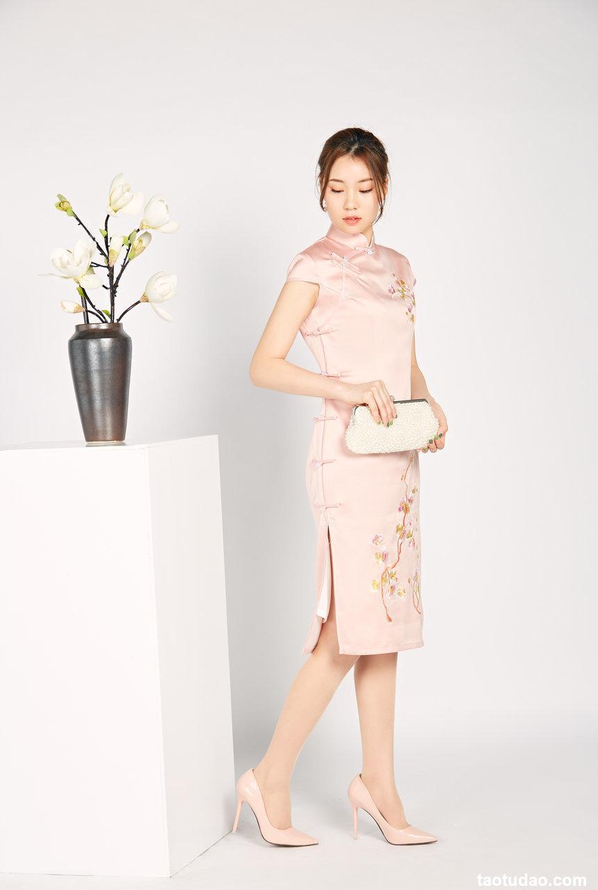 奈丝写真 NO.051 一身裸粉–璐璐 [33P+204M]