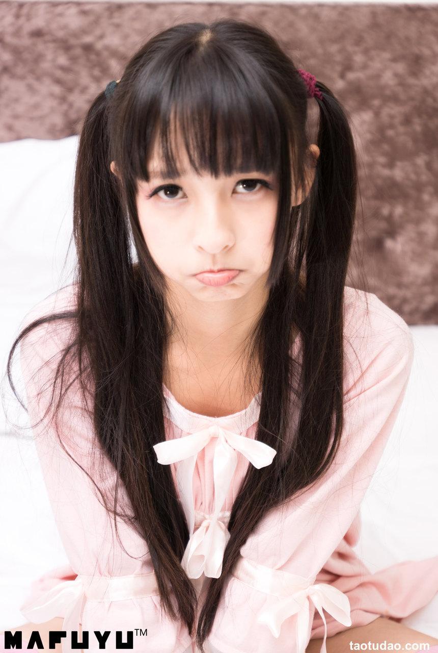 神楽板真冬 — 粉白条纹系列套图视频[106P+1V／1.20GB]