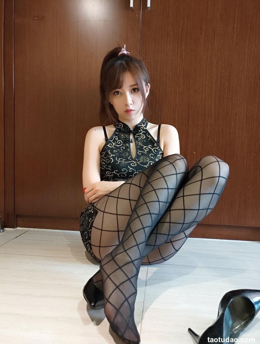 小女巫露娜 - NO.15 黑丝旗袍 [33P-70M]