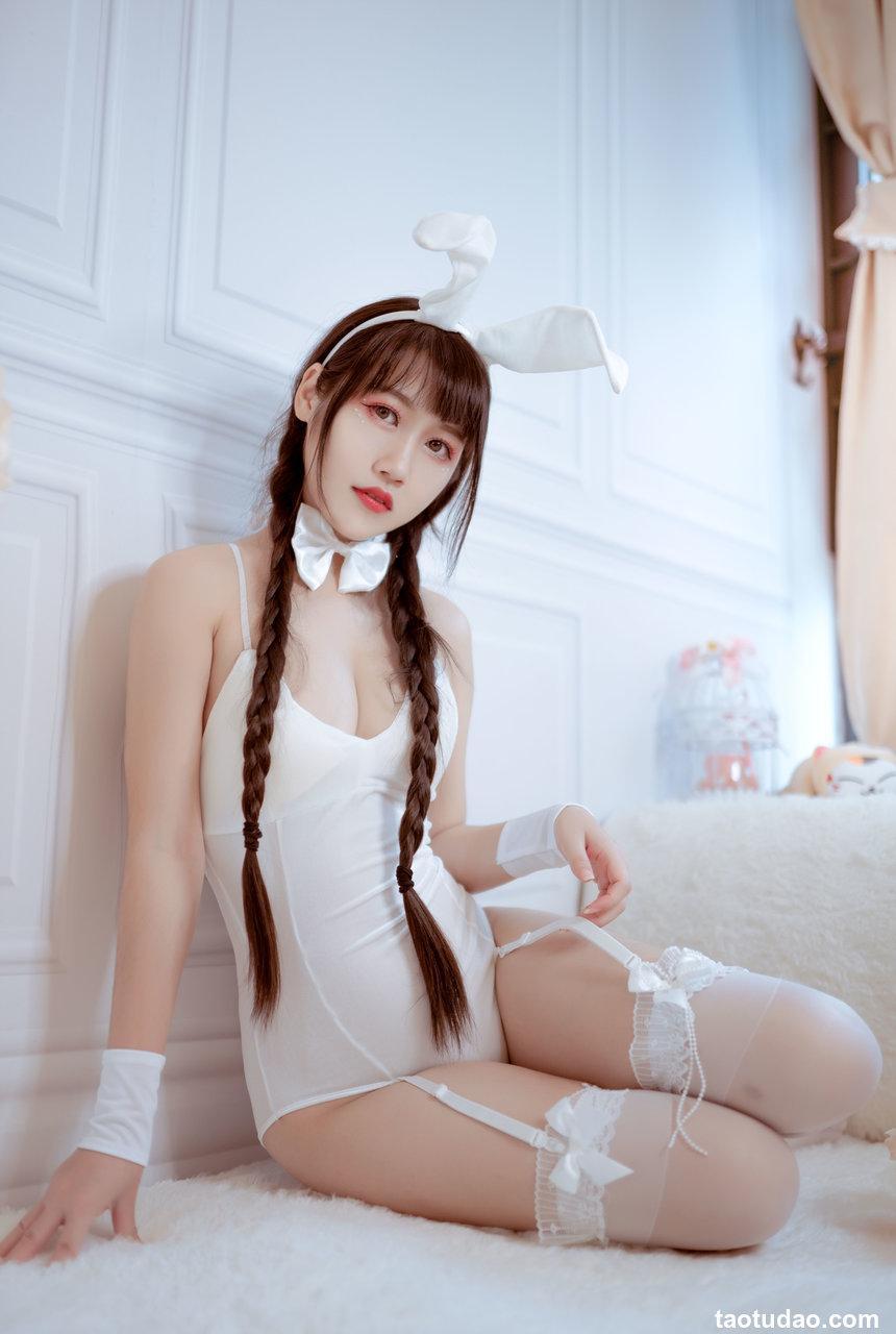 不呆猫 NO.001 - 白色兔女郎[28P／56.4MB]