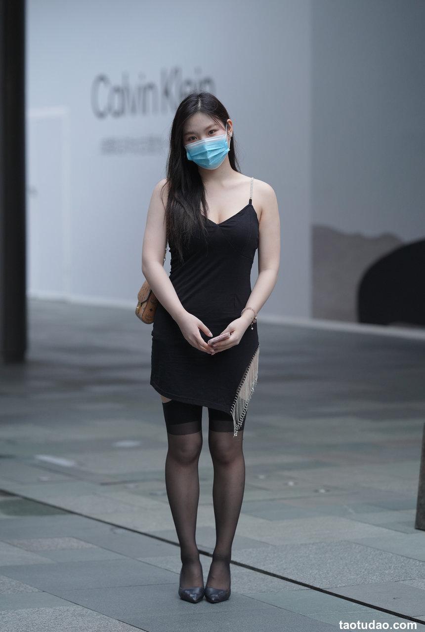 都市丽人漂亮的吊带黑丝美女 [173P+1V-2.52G]