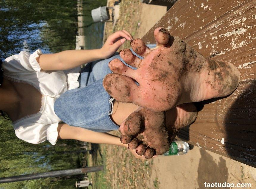 安乔乔 NO.007 乔乔脏脚底 [11P+546M]