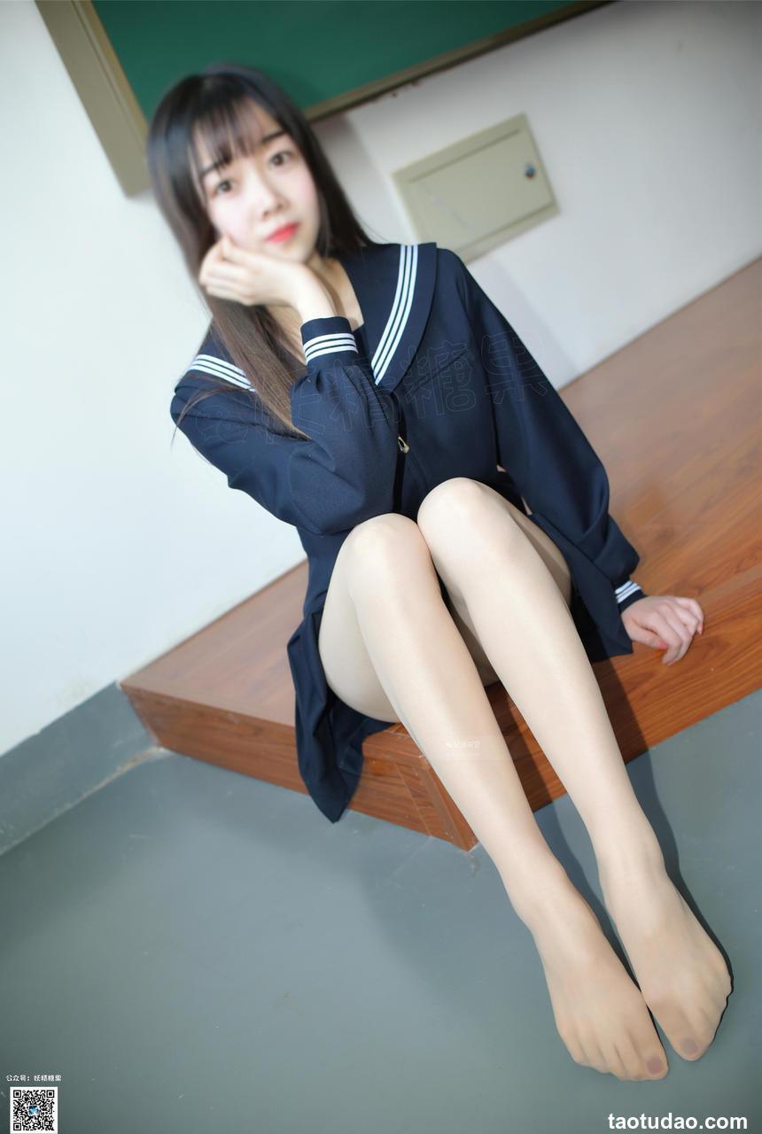 妖精视觉 NO.142 小雪 遇见学妹的丝袜[64P／33.1MB]