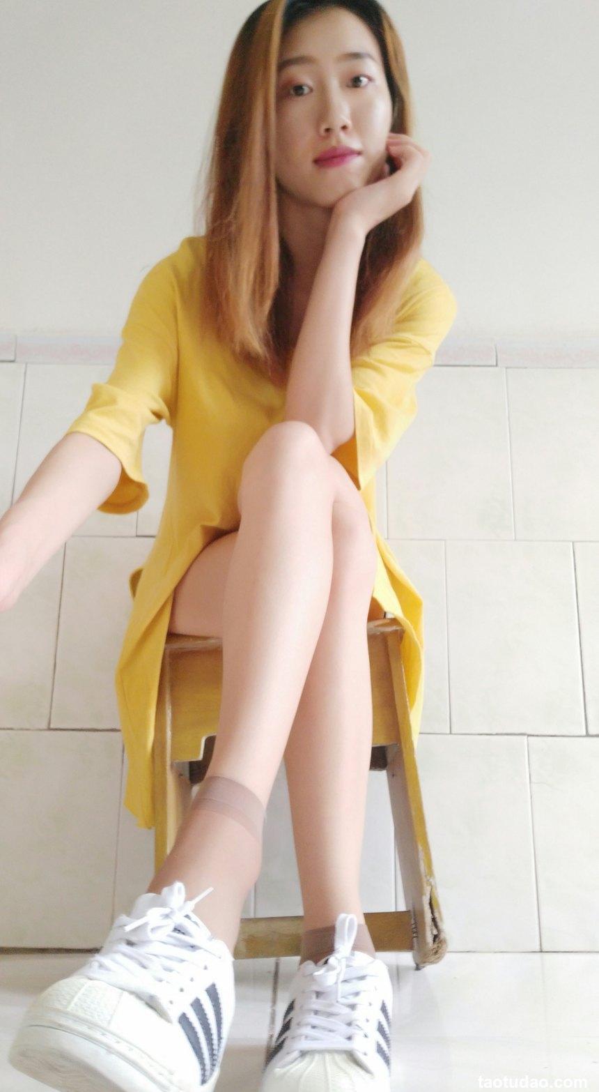 学妹校园寝室短丝系列026期 刘静[81P／153MB]