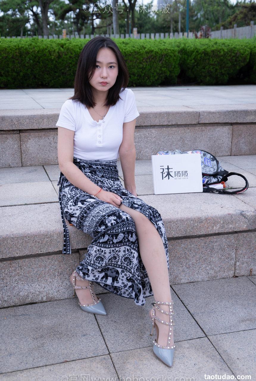 [BoBoSocks袜啵啵]NO.014 思思-华伦天奴高跟鞋、肉丝[140P+1V／6.17GB]