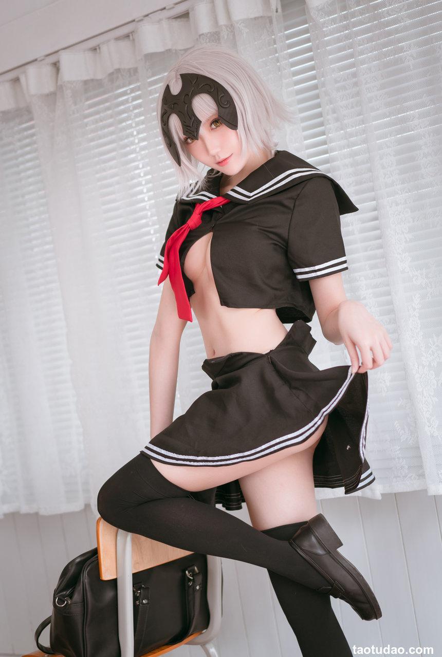 瓜希酱 NO.012 黑贞德 校服 [13P-59MB]