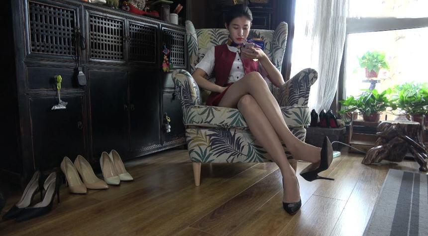 [K&M]丝足视频 No.271-穆乐 空乘制服肉丝挑鞋 [1V-1.44G]