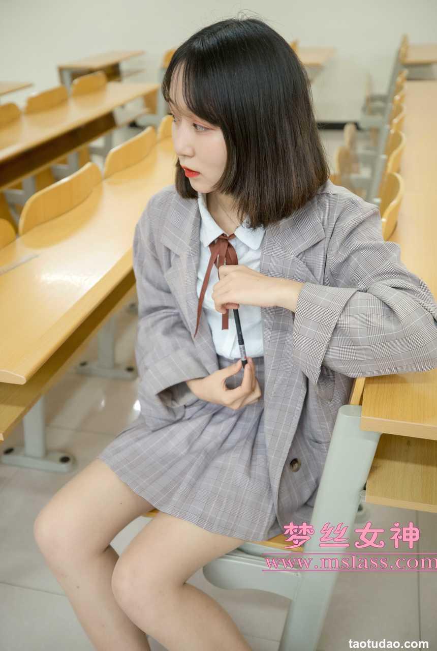 梦丝女神 刘诺-教室顷语 [61+1P]