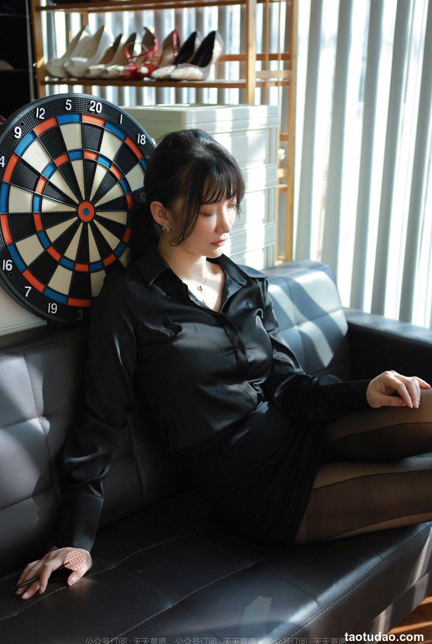 [IESS异思趣向] 2022.08.04 丝享家1167：秋秋《光影嘿丝》[93P／144MB]