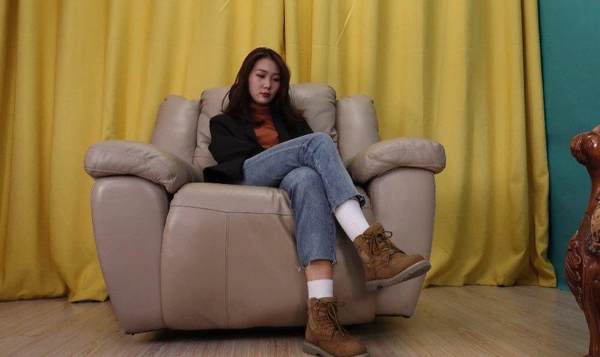 [A&F]丝足视频 104-美女Maomao的性感美脚 [1V-2.34G]