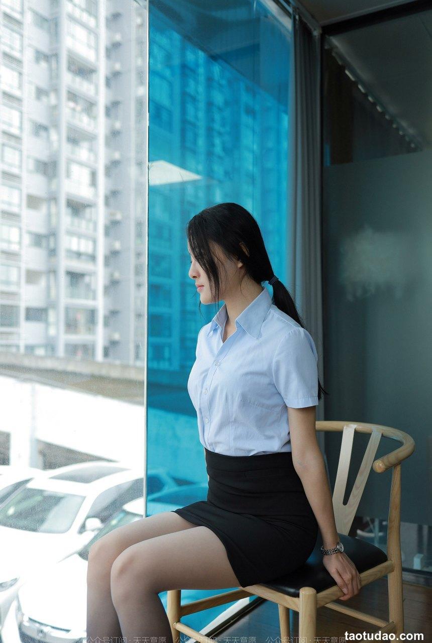 [IESS异思趣向] 2022.05.27 丝享家1100：婉萍《迷人渐变丝》[93P／141MB]