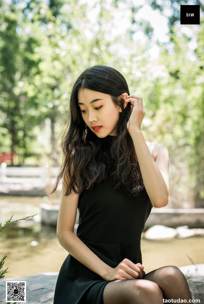 SIW斯文传媒 007 黑色高领无袖修身绸面连身衣裙 - 蓉儿 [61P-163M]