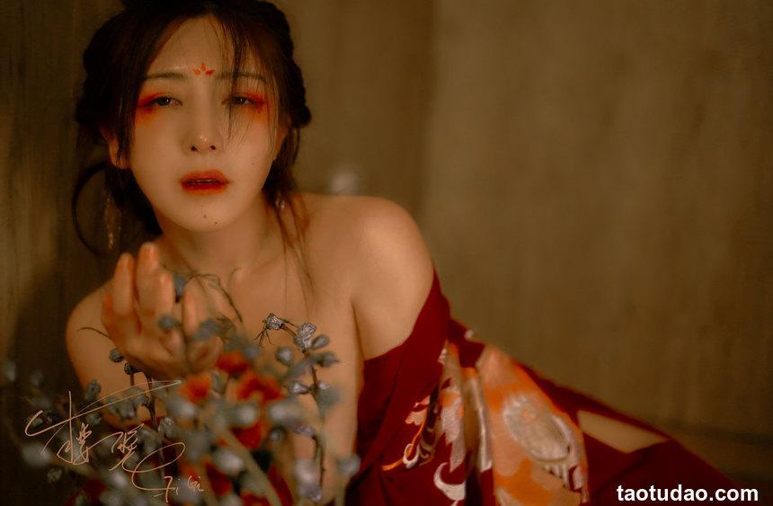 樱晚gigi NO.004 — 惊鸿 [23P-244M]