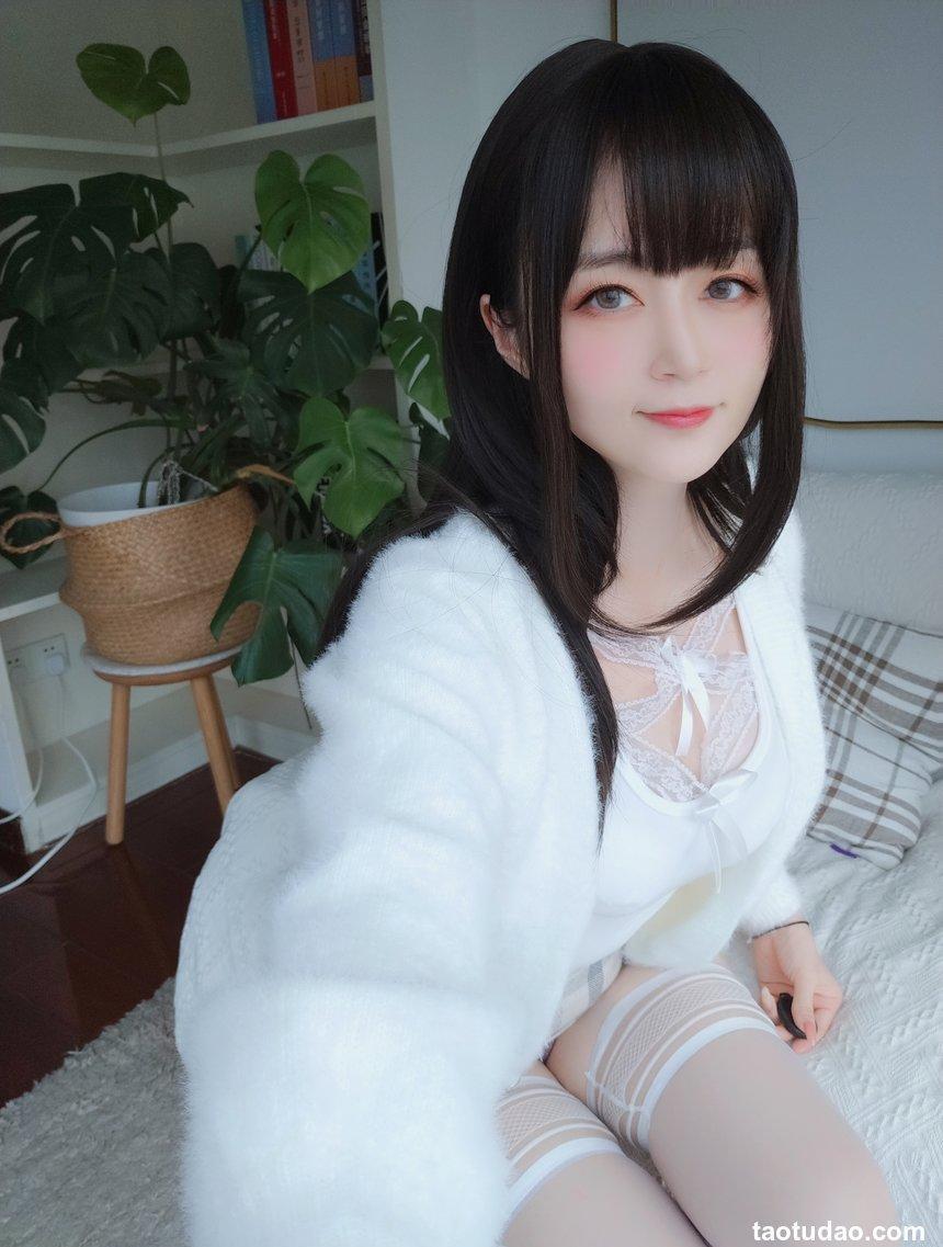 Coser小姐姐白银 - 白蕾丝 [120P3V-788MB]