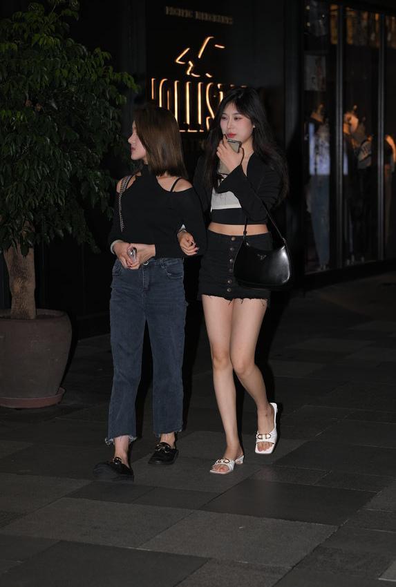 都市丽人黑裙白凉拖街拍【122P-3.58G】