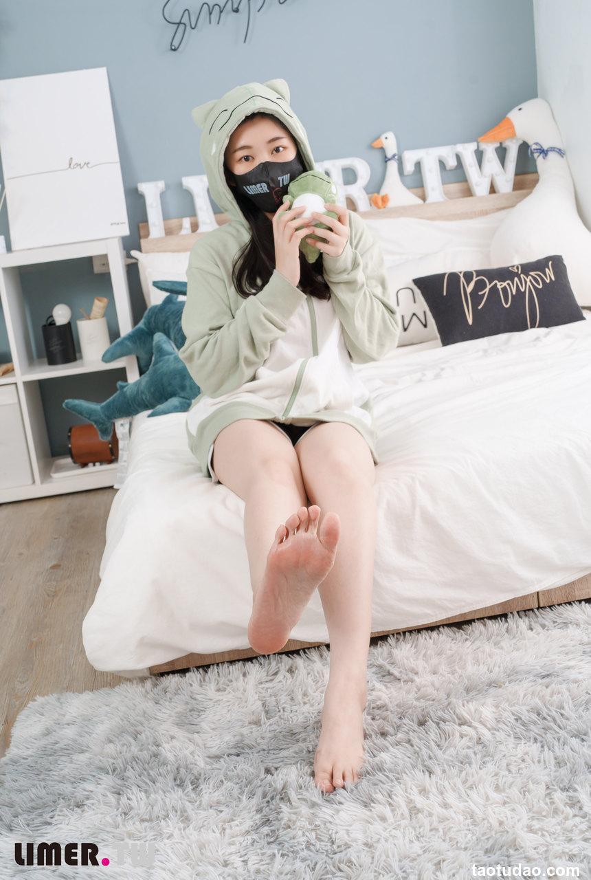 Limerence原创 NO.029 BiBi足盒激萌替身VS脚底TK[165P+1V／2.41GB]