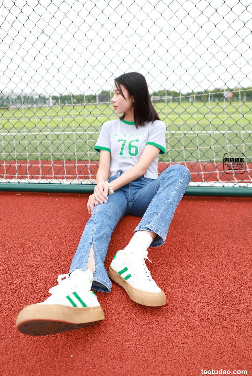 [誉铭传媒]袜足摄影 2022年《2022微信群第12套》[110P+1V／1.21GB]