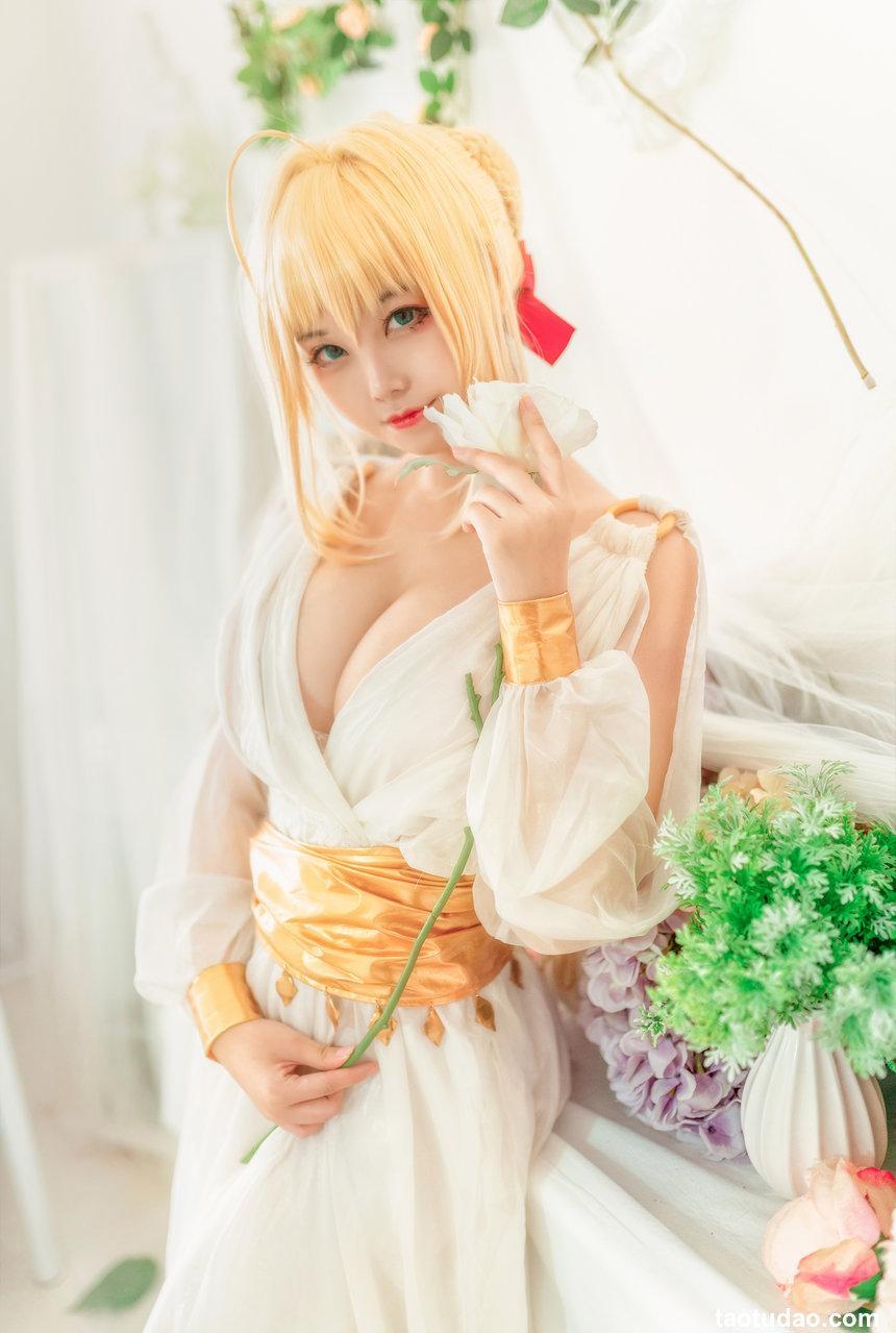 蜜汁猫裘 NO.008 尼禄睡裙 [10P-138MB]