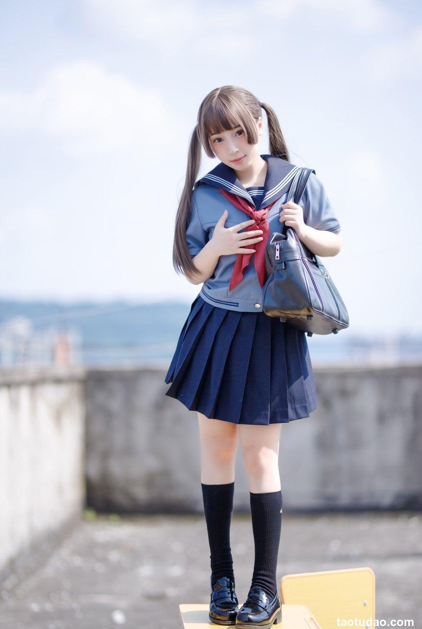 胡桃猫Kurumineko NO.003 — 天台的爱之告 [143P+4V-2G]