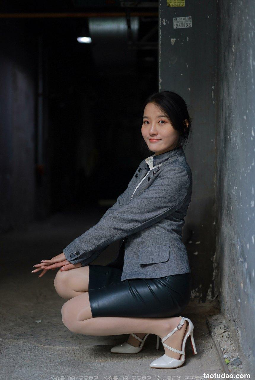 [IESS异思趣向] 2022.04.05 丝享家1050：婉萍《加班日记》[80P／127MB]