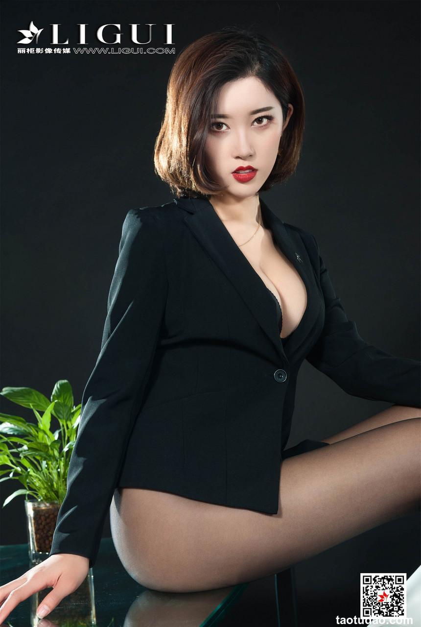 [Ligui丽柜] 2019.04.24 Model 筱筱 脱下裙子的秘书 [60+1P]