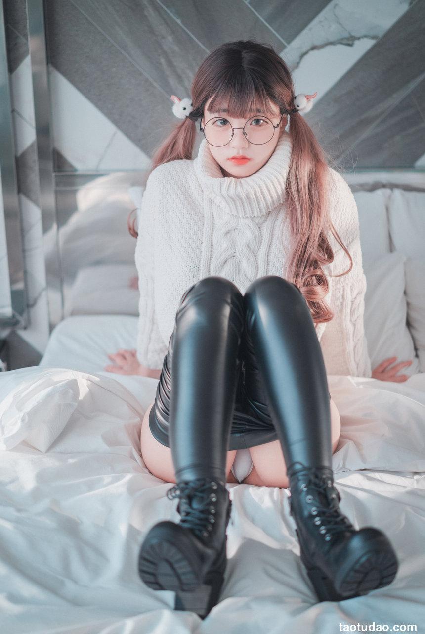 Jenny - NO.11 [DJAWA] Loose and Tight White  [41P-69MB]