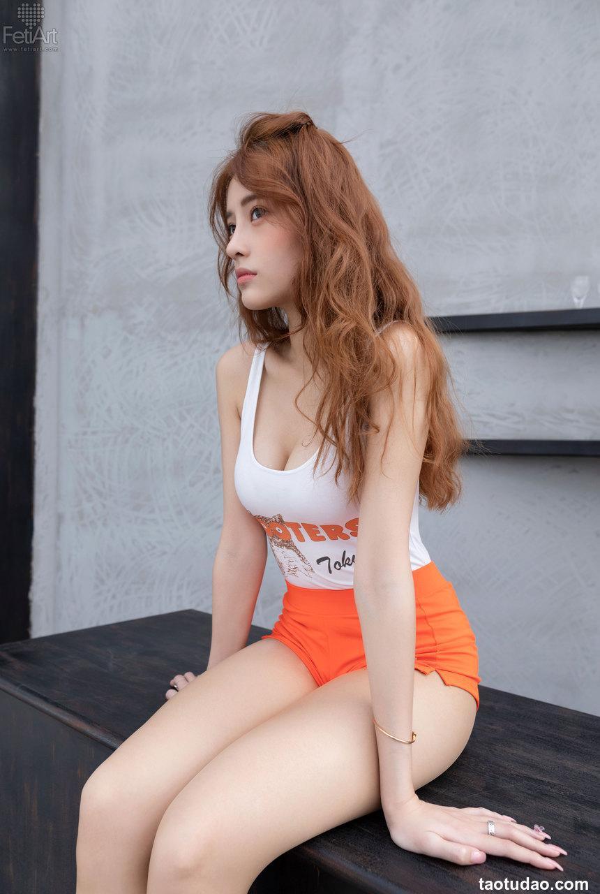 [FetiArt] NO.022 Hooters Girl Is Working Model：Cherry [37P92MB]